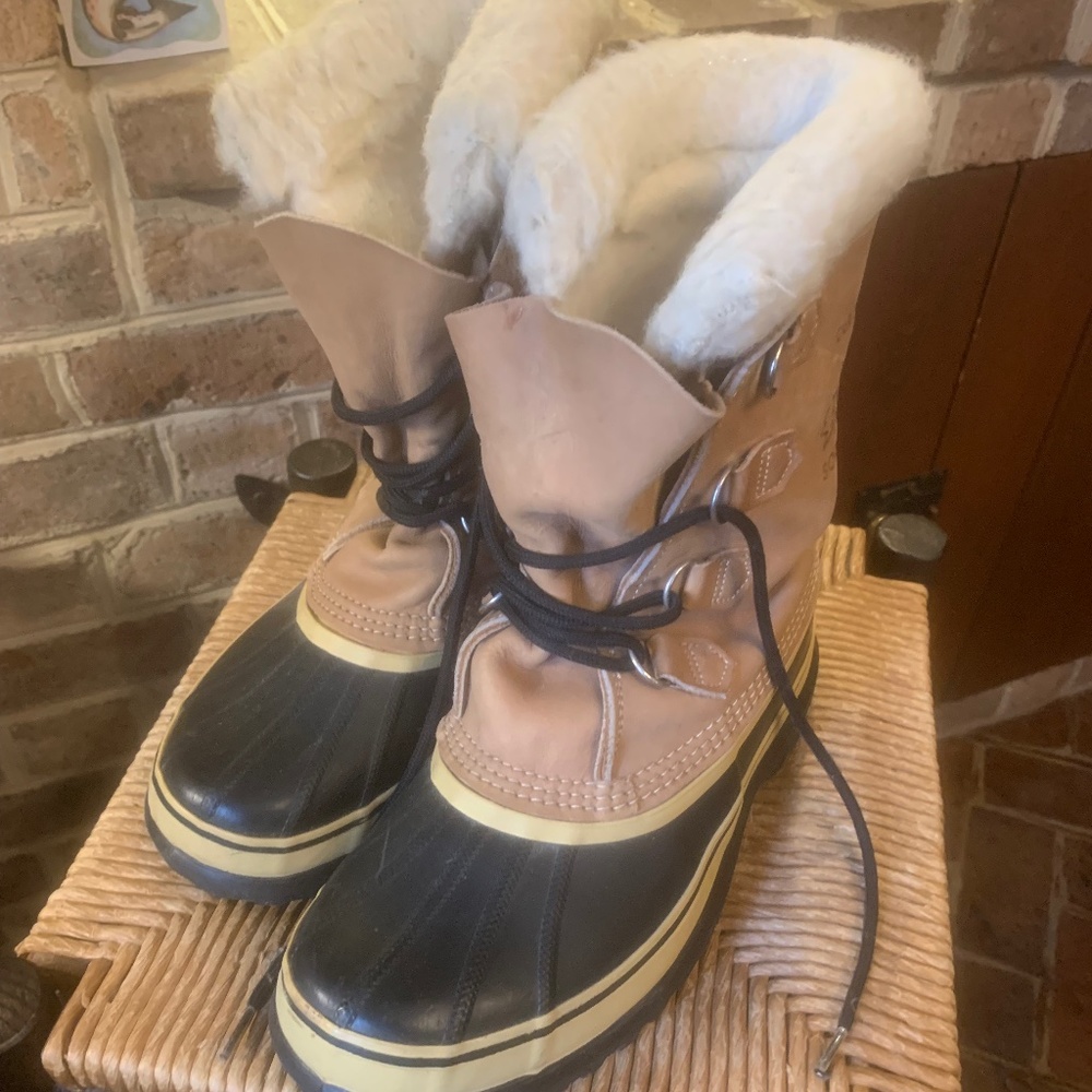Sorel Women’s Caribou boots